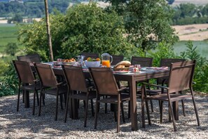 Tabelle, Möbel, Pflanze, Stuhl, Baum, Tisch Im Freien, Gartenmöbel, Holz, Biome, Freizeit
