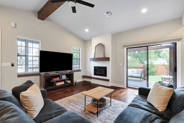 Perfectly designed to accommodate all your family and friends comfortably.