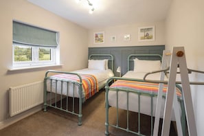 Castle Hill Cottage, Bassenthwaite - Host & Stay
