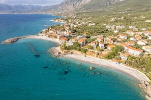 Avia beach (less than 100m)