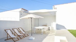 A lovely outdoor area with furniture for great moments with friends and family. #outdoor #patio #airbnb #home #sun #summer #pt
