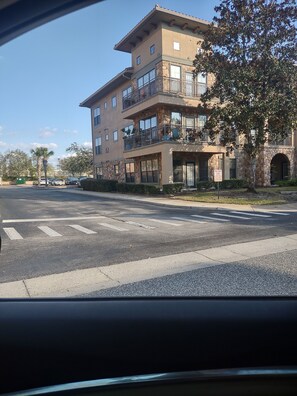 Charo Pkwy 