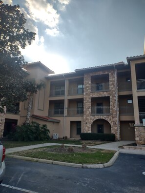 Charo Pkwy building