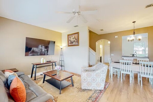 Living room image 2