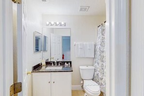 Full bathroom 1 image 1