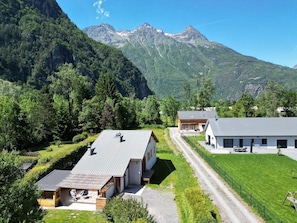 Looking at Chalet Galibert from above, on the left and directly in front is the Belledonne massif.