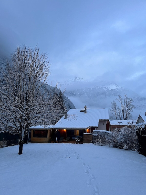 Enjoy your winter holiday in Chalet Galibert