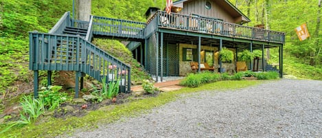 Townsend Vacation Rental | 2BR | 2BA | 1,525 Sq Ft | Stairs Required