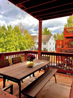 Sunny days and starry nights are better on the deck! Perfect for morning coffee or an evening drink. 