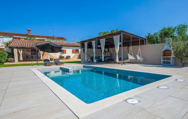 pool