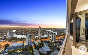 Enjoy your morning coffee in our spacious balcony with the river/the city views