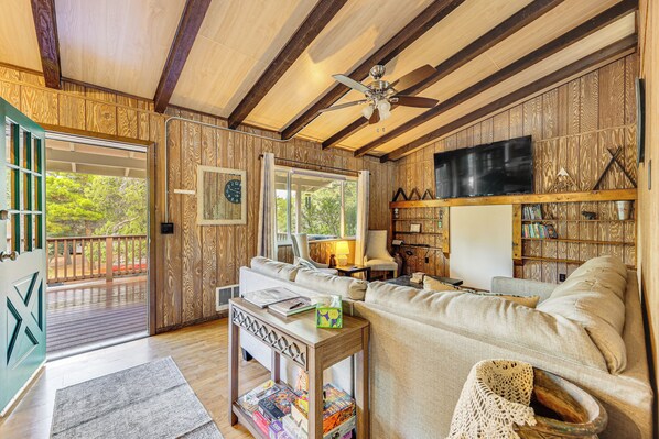 Payson Vacation Rental | 2BR | 2BA | Stairs Required | 1,021 Sq Ft