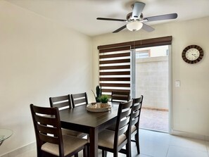 Dining area accommodates 6 people
