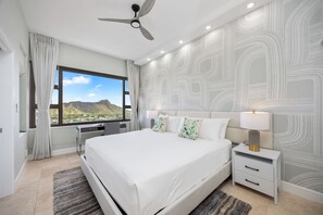 Relax in your bedroom with king-sized bed and beautiful view of the Diamond Head Mountain