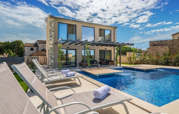 pool