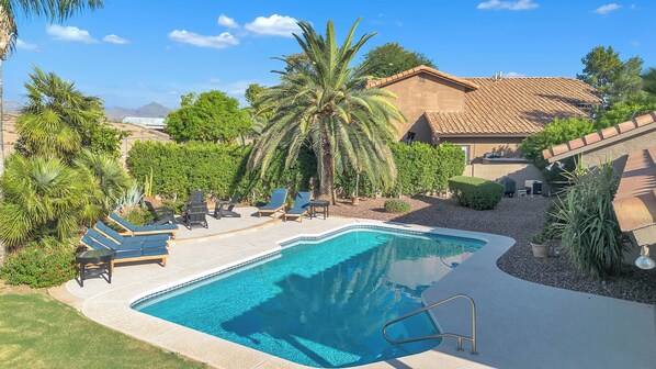 Scottsdale Sunlit Retreat offers a serene oasis getaway in its expansive backyard!