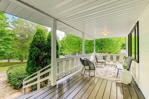House Exterior | Furnished Porch