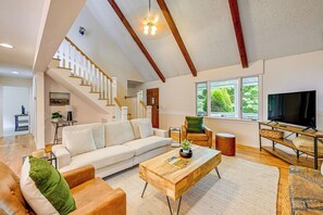 Main Living Area | Flat-Screen TV | Portable Crib | 1st Floor