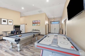 Entertain Guests on Your Vacation!