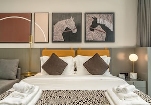 Bedroom | Bed | Towels