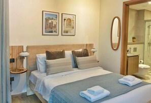 Bedroom | Bed | Towels
