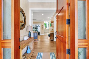 15 Bald Eagle West - Foyer