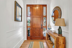 15 Bald Eagle West - Foyer