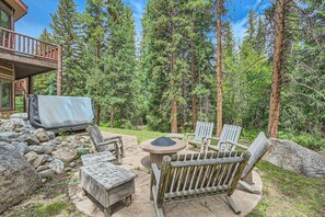 Swap stories & roast marshmallows around the firepit