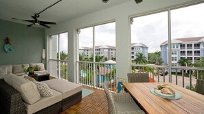 Sunroom - Seating and extra dining on the sun porch.