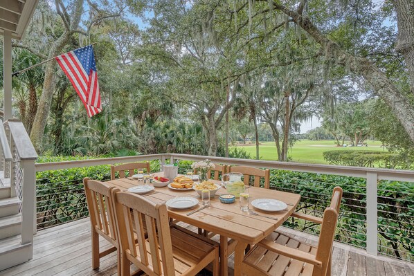 Outdoor dining