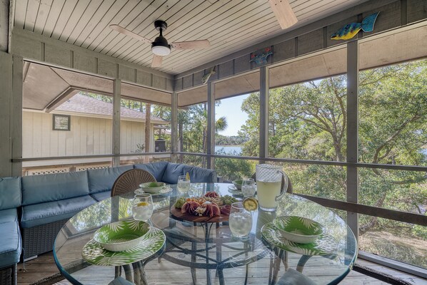 Outdoor dining