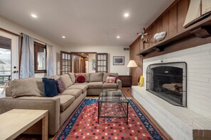 Living Area w/ Fireplace!