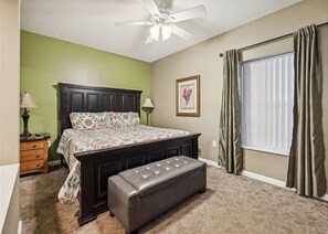 Primary Bedroom with King Bed, Private Bathroom, Cable TV and Wifi