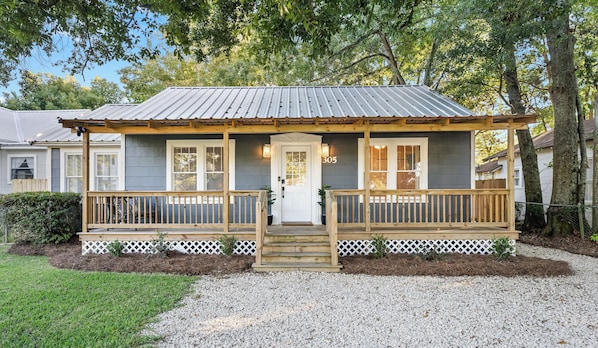 1945 renovated cottage located in the heart of downtown Foley. 