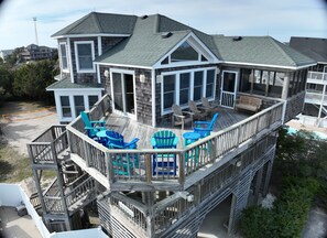 Large upper deck.  Views of the Atlantic Ocean and the Pamlico Sound.
