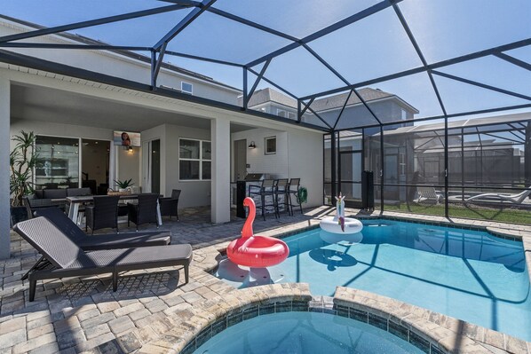 Swimming pool