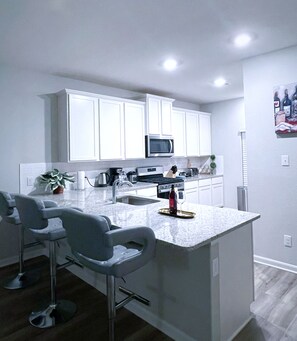 Kitchen with the island