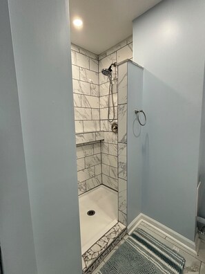 Downstairs fullsize bath