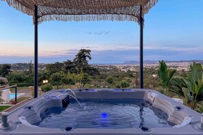 Bain à remous extérieur