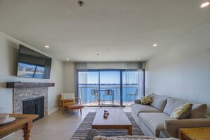 Welcome to our Sail Bay Sunset! Beautiful remodel completed August 2024. Western facing on the bay so you never miss a sunset!