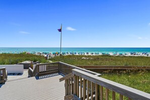 Convenient beach walkover
