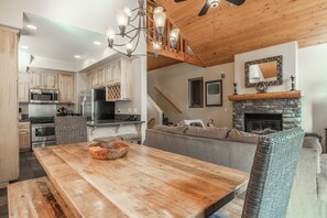 Fully Equipped Kitchen, Dining Table ( 6 Top )