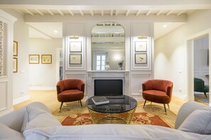 Autumn, Living Room, Spring, Summer, Winter