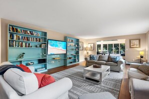 You can find numerous games and books, and a Smart Tv in this space.