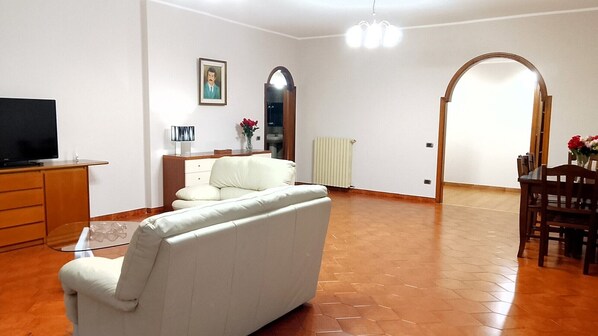 House Revolution Style FC nel cuore di Oliveto Citra,Via Roma 90 info 3314655869