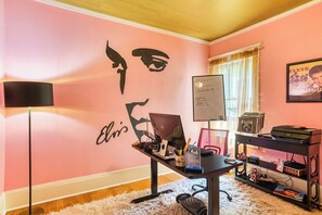I hope you're an Elvis fan!