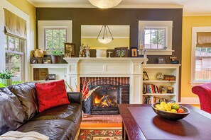 Please enjoy the comforts of this beautiful 1913  Old Portland Craftsman!