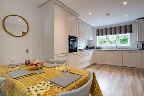 Agatha Bear Cottage Kitchen - StayCotswold