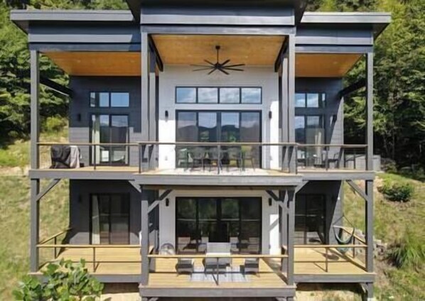 Mountain Views from almost every bedroom
