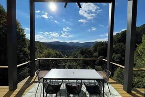 Upstairs Deck (1)